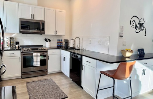 Downtown Dayton House | Downtown Dayton townhouse with private garage AND rooftop patio!