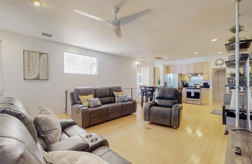 Spruce Park House | Downtown Deluxe Townhome, Near UNM