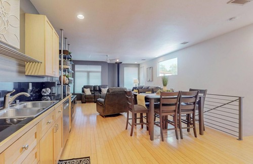 Spruce Park House | Downtown Deluxe Townhome, Near UNM