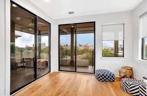 Swede Hill House | Downtown Getaway - with Views - Sleeps 12 - near ACL