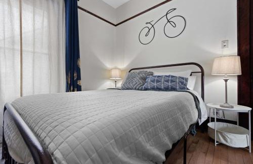 Gillett House | Downtown Gillett Bungalow, Fireplace, 3B, Historic