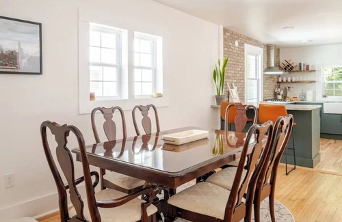 Downtown House | Downtown Greenway Getaway