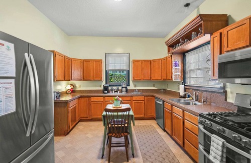 Green Cove Springs House | Downtown Historic Victorian, Steps to Clay Theatre