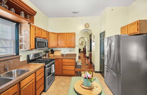 Green Cove Springs House | Downtown Historic Victorian, Steps to Clay Theatre