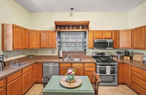 Green Cove Springs House | Downtown Historic Victorian, Steps to Clay Theatre