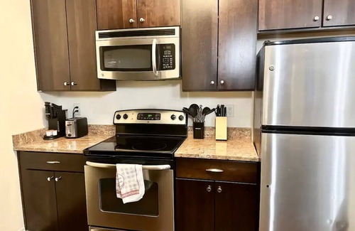 Lockerbie Square Apartment | Downtown Indy Comfort & Convenience: 1BR w/Parkingn