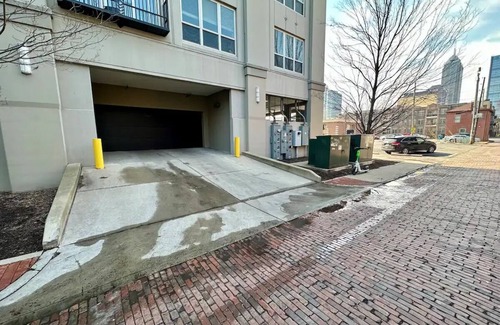 Lockerbie Square Apartment | Downtown Indy Comfort & Convenience: 1BR w/Parkingn