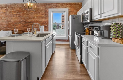 Lockerbie Square Apartment | Downtown Indy - Famous Mass Ave with Balcony