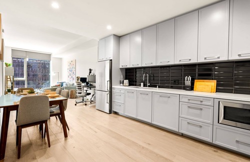 Financial District Apartment | Downtown LA 1 BR w/Office by Anyplace - 11662