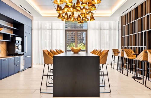 Financial District Apartment | Downtown LA 1 BR w/Office by Anyplace - 11662