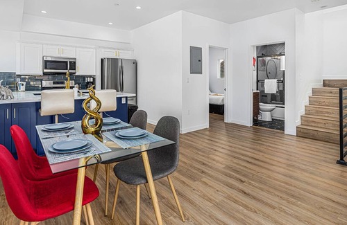 Westlake House | Downtown LA Stylish Suites