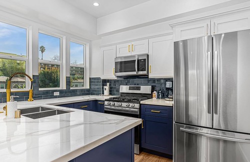 Westlake House | Downtown LA Stylish Suites