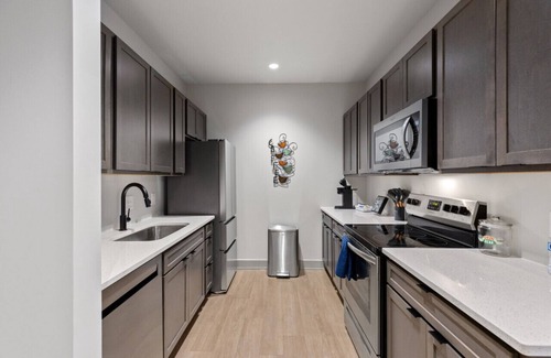 Downtown Condo | Downtown Lex Full Friends Condo