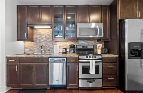 Downtown Austin Apartment | Downtown | Luxury Studio Apt. | Pool | Gym | Great Views