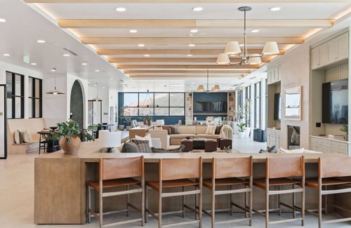 Downtown Salt Lake City Apartment | Downtown Luxury 1BD- Pool/Spa/Bowl/Golf/Gym/Parkng