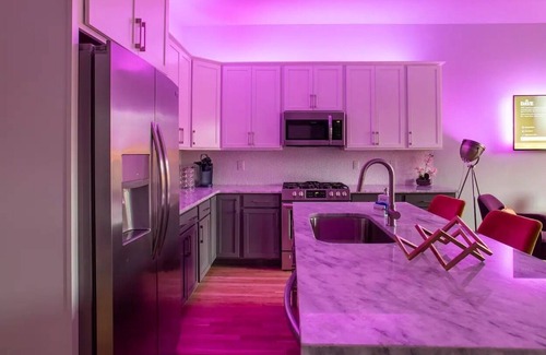 Haynes Area House | Downtown Nashville City Views w/HUGE Rooftop Patio & Smart House Features