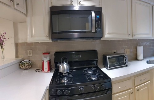 Oak Park House | Downtown Santa Barbara Coastal Retreat