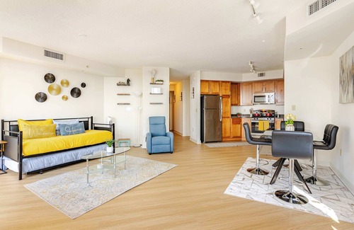 Downtown Condo | Downtown Silver Spring 2BR/2BA — Walk to Metro Garage Parking Rooftop Gym
