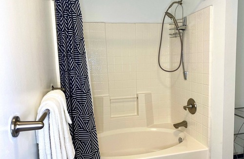 Downtown St. Louis Apartment | Downtown STL Lovely Loft w/Pool/Free Breakfast/Free Parking