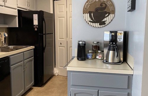 Blowing Rock Condo | Downtown-walk to Main st Blowing Rock-2nd floor/pets<35lb/close to skiing