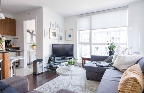 Yaletown Condo | Downtown Yaletown by COMFYSUITES