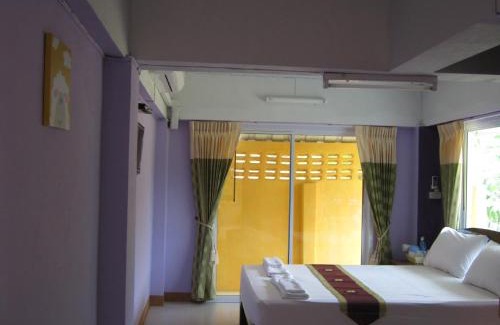 Khaem Son House | Dr. House