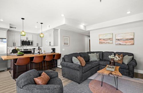 Park Point Hotel | Dragestil 713 Duluth Luxury Condos by Heirloom Boutique Collection
