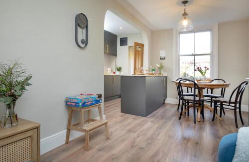 Topsham House | Dragonfly Cottage