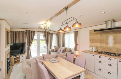 Cayton Bay Cottage | Drake 11