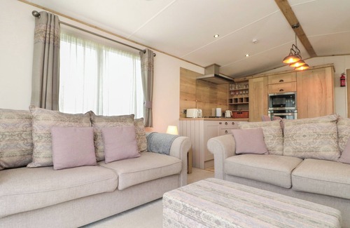 Cayton Bay Cottage | Drake 11