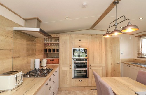 Cayton Bay Cottage | Drake 11