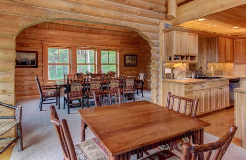 Lakeside Cabin | Dramatic Montana lodge with gourmet kitchen, private studio & game room