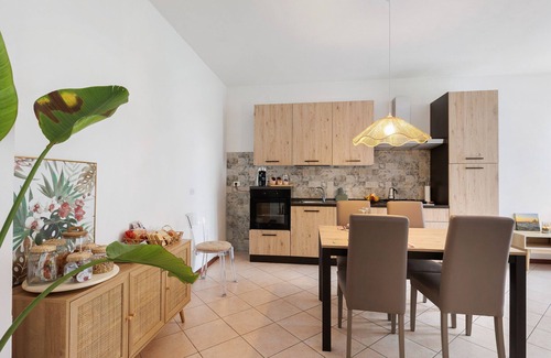 Illasi Apartment | Dream Room Apartment with Private Garden and Wi-Fi