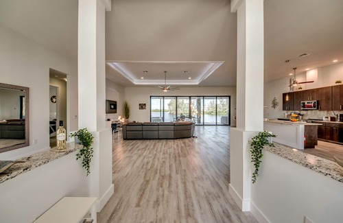 Burnt Store House | Dream villa in Cape Coral for 8 people, directly on the lake and access to the golf course