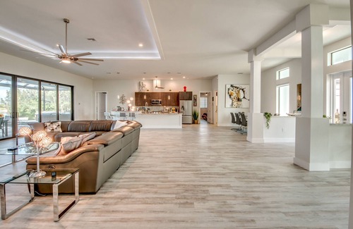 Burnt Store House | Dream villa in Cape Coral for 8 people, directly on the lake and access to the golf course