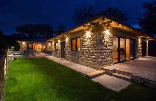 Saints Constantine and Helena Villa | Dreamed Vintage style Villa