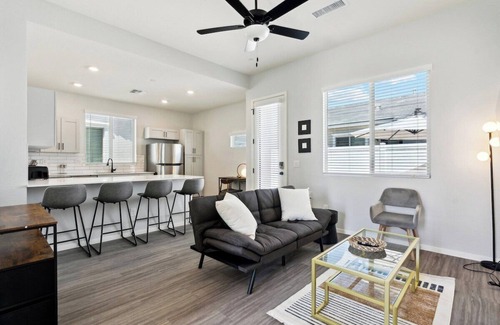 Casa Grande Apartment | Dreamlight Modern Home in Canopy at Cottonwood