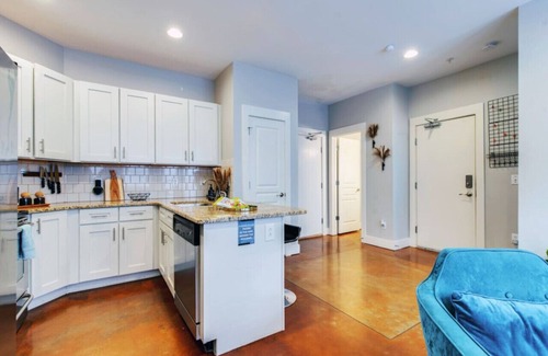 West End Condo | Dreamscape: King Beds & Keyless Entry Near Music Row – A Stunning Nashville Escape!