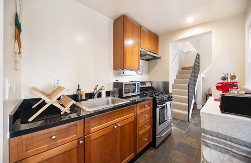 Dolores Heights Cabin | Dreamy Minimalist 1BR Cottage in Eureka Valley