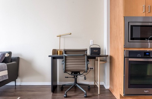 Streeterville Apartment | Dreamy Streeterville 1BR w/Pool & Gym, nr Riverwalk, by Blueground