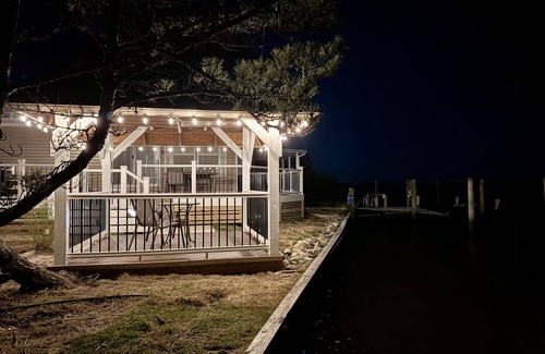Sandbridge Cottage | Dreamy Sunsets! Waterfront-Pet Friendly-Pickleball!
