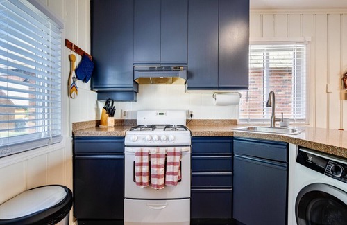 Leamington House | Drifter`s Landing on Lake Erie