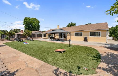 Goleta House | Driftwood Club - 4bd, Pet Friendly, Tennis Courts, Games