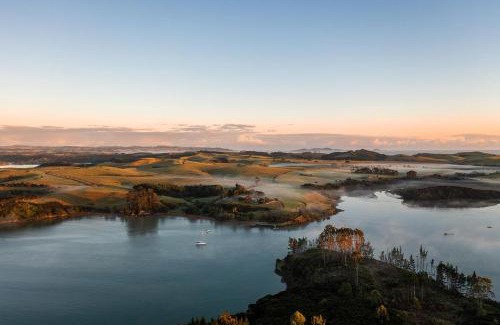 Te Tii House | Driftwood Paradise
