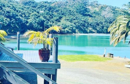 Te Tii House | Driftwood Paradise