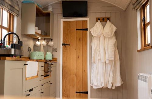 Fort William House | Driftwood with Hot Tub