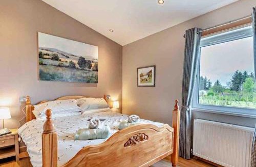 Lanark House | Drovers Lodge, farm retreat in rural Lanarkshire, family and pet friendly, onsite craft distillery, perfect location for exploring central Scotland