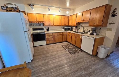 Drummond House | Drummond Island Hotel & Vacation Homes - Inland Retreat