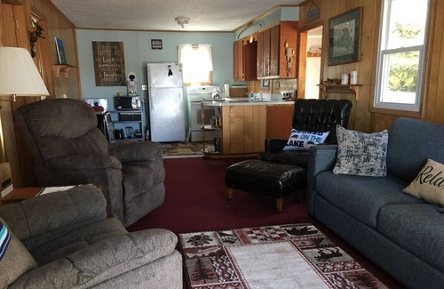 Drummond Cottage | Drummond Island Hotel & Vacation Homes - Paradise Rock