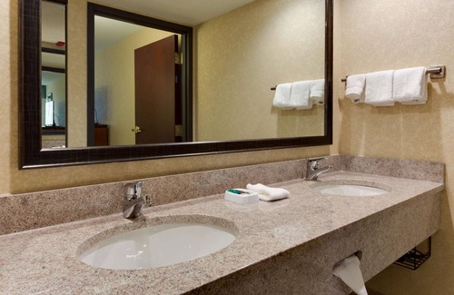 Crestline Heights Hotel | Drury Inn & Suites Birmingham Grandview